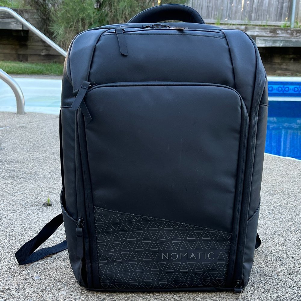 Nomatic travel backpack 20-30L Black Zipper Padded Case